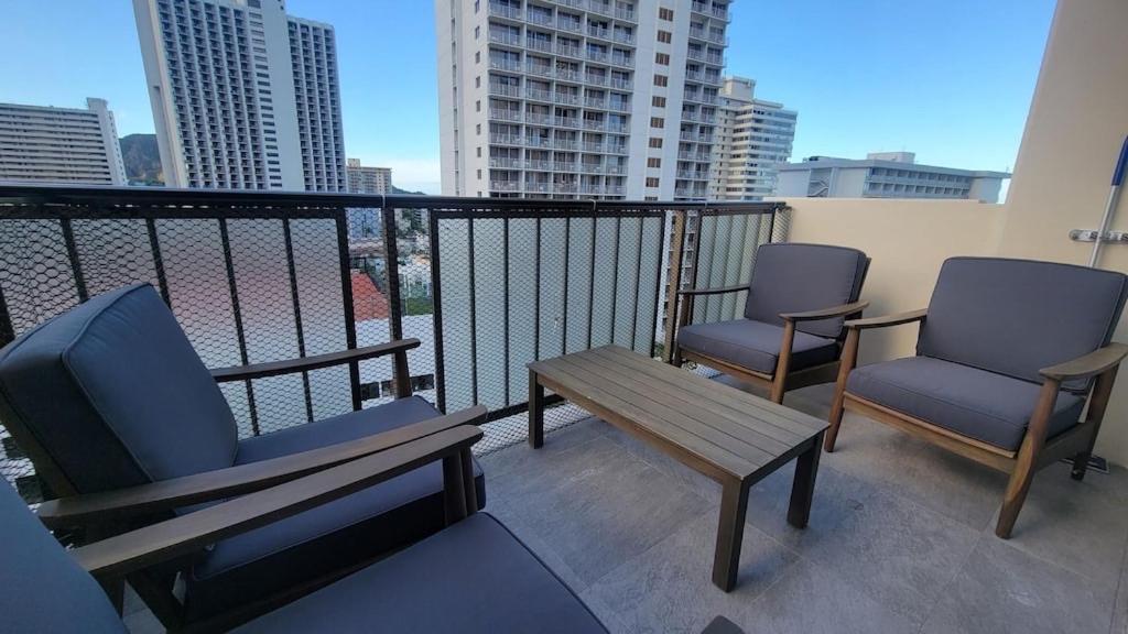 Waikiki Condo 2 Bedrooms 2 Bathrooms With 1 Free Parking Space Honolulu Exterior photo