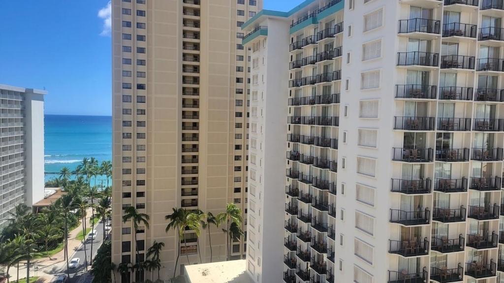 Waikiki Condo 2 Bedrooms 2 Bathrooms With 1 Free Parking Space Honolulu Exterior photo