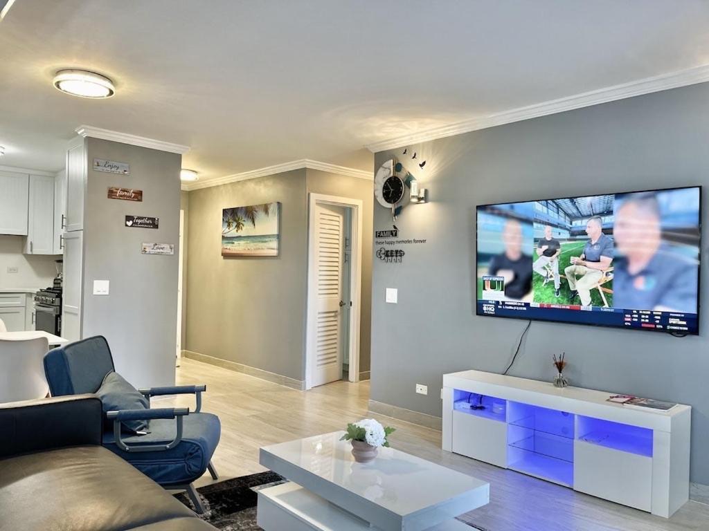Waikiki Condo 2 Bedrooms 2 Bathrooms With 1 Free Parking Space Honolulu Exterior photo